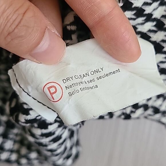 Roxy Black and White Checkered Blazer with 3/4 Sleeves - Picture 7 of 7